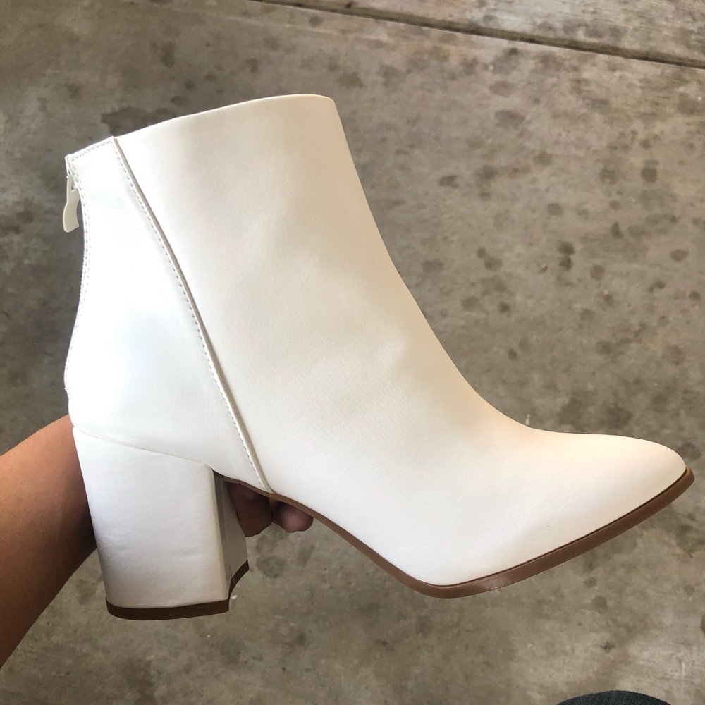 ❤️3X HP! White Vegan Leather Ankle Boots - Picture 9 of 9